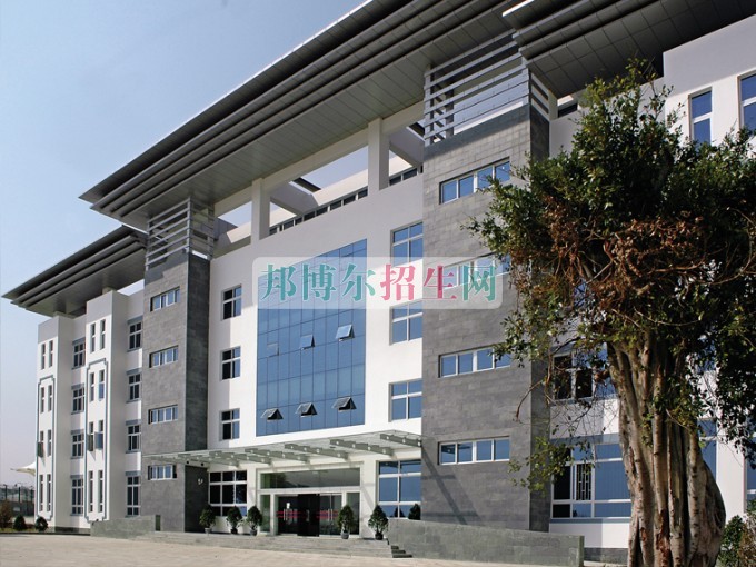云南建設(shè)學(xué)校招生辦聯(lián)系電話(huà)