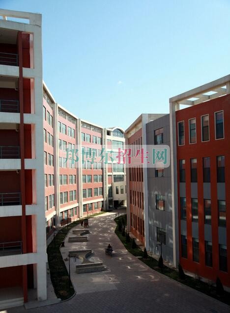 河北軌道運輸職業(yè)技術學院網站網址