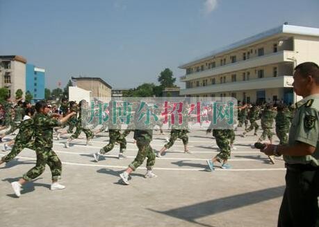貴航高級技工學(xué)校2016年報名條件、招生對象