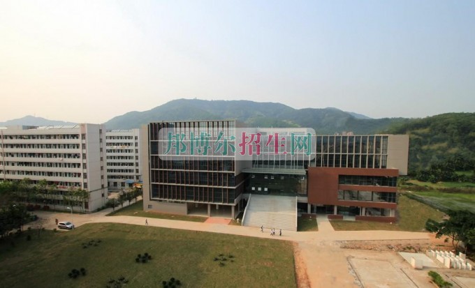 廣東工程職業(yè)技術(shù)學院招生辦聯(lián)系電話