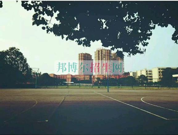 四川省信息通信學(xué)校2016年報(bào)名條件、招生對象