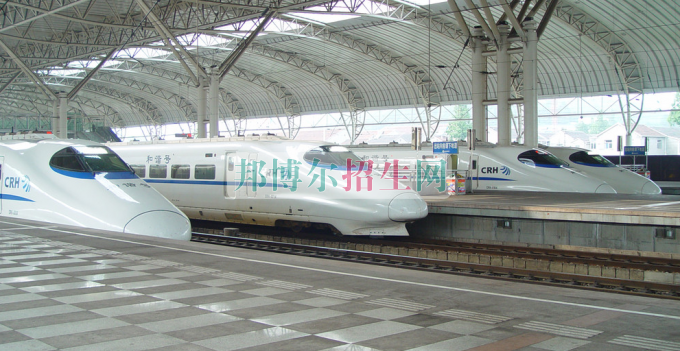 成都有哪些收鐵道車(chē)輛的大專