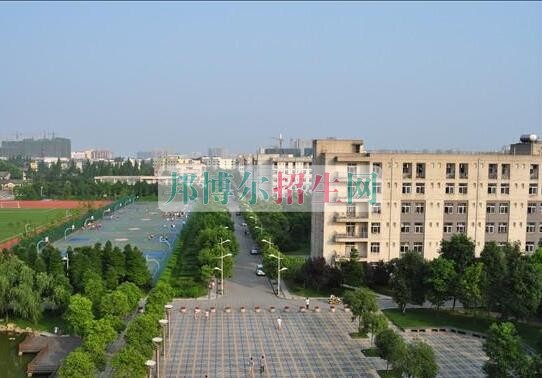 成都應(yīng)用電子技術(shù)學費
