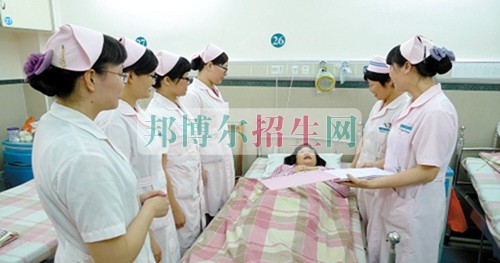 成都哪些助產(chǎn)護理學(xué)校好