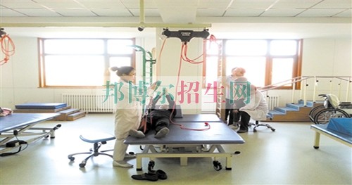 成都哪些大專學(xué)?？祻?fù)治療好