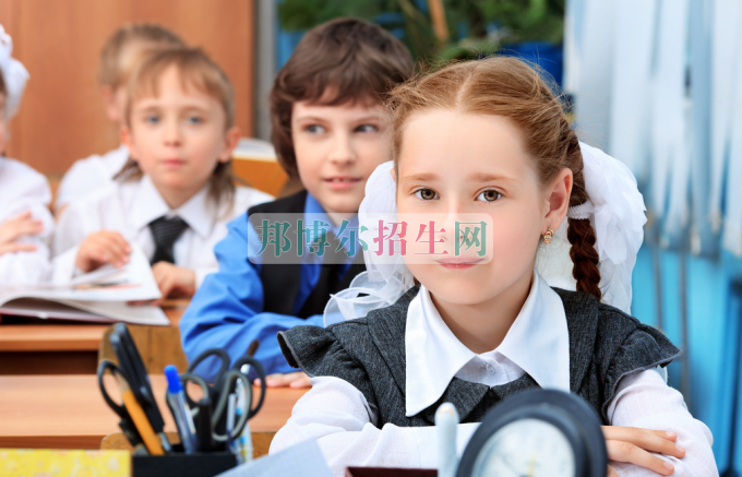 成都哪里有教育技術(shù)學學校