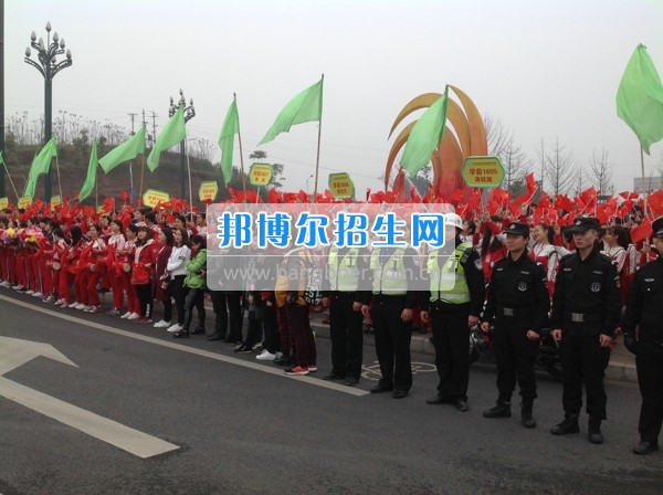 四川省宜賓市南溪區(qū)職業(yè)高級(jí)中學(xué)校學(xué)前教育齊拉練，共踏春風(fēng)迎春景