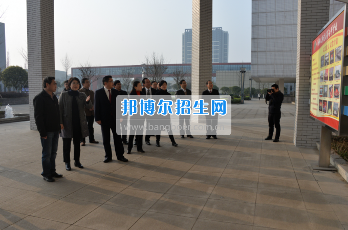 川南幼兒師范高等?？茖W校迎接隆昌縣創(chuàng)建第四屆省級文明城市測評組考評