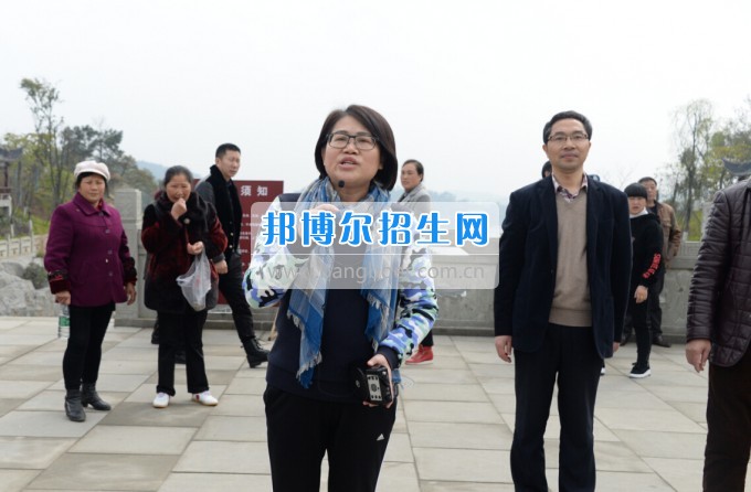 川南幼兒師范高等?？茖W(xué)校舉行慶祝國際勞動(dòng)?jì)D女節(jié)活動(dòng)