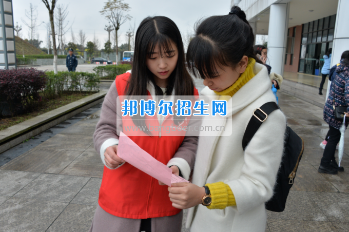 川南幼兒師范高等?？茖W(xué)校舉行“3·15”消費(fèi)者權(quán)益日宣傳活動(dòng)