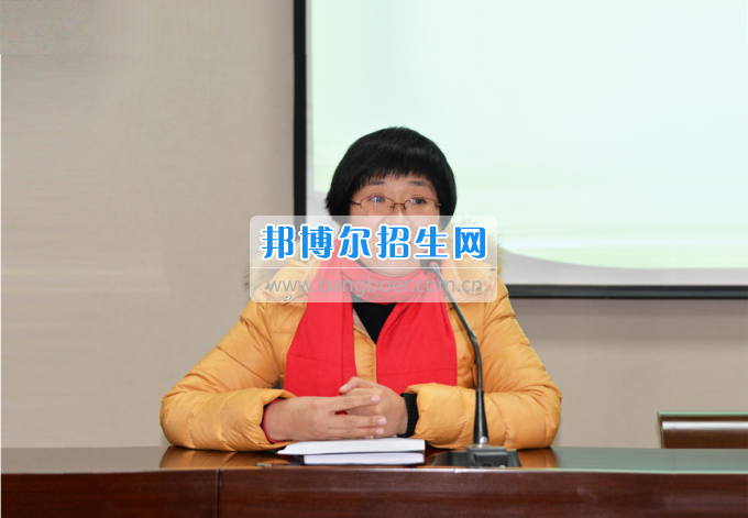 川南幼兒師范高等?？茖W(xué)校召開輔導(dǎo)員班主任工作例會(huì)加強(qiáng)和改進(jìn)學(xué)生思想政治工作