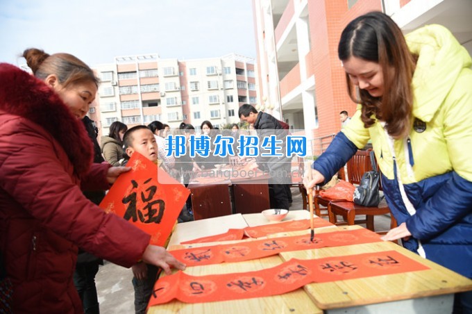 川北幼兒師范高等?？茖W(xué)校專楊曙光名師工作室走進(jìn)旺蒼特殊教育學(xué)校