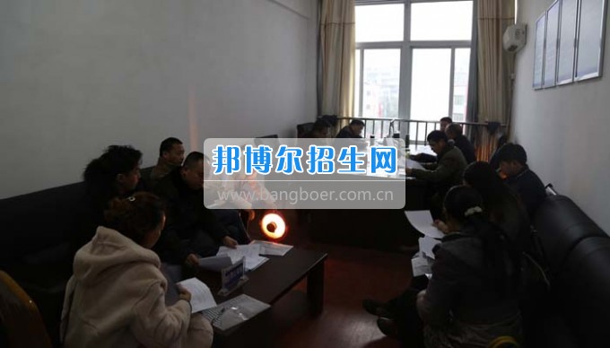 四川省古藺縣職業(yè)高級中學(xué)校集智匯力，全力推進依法治校