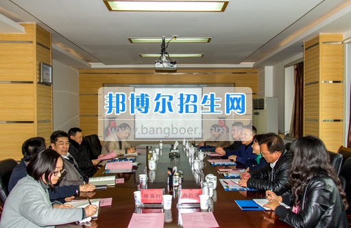 興義民族師范學(xué)院劉照惠校長率隊到省屬高校考察后勤管理工作