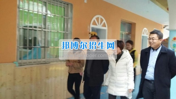 南充師范學校蔡禮儒校長赴高坪、嘉陵參加實習就業(yè)基地掛牌并看望實習生