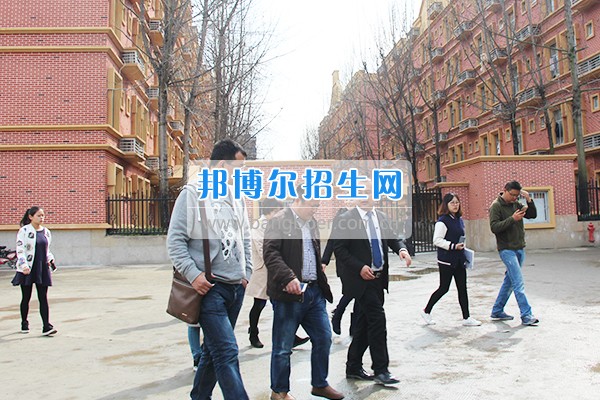成都希望航空職業(yè)學校大學生創(chuàng)業(yè)孵化示范基地通過初審