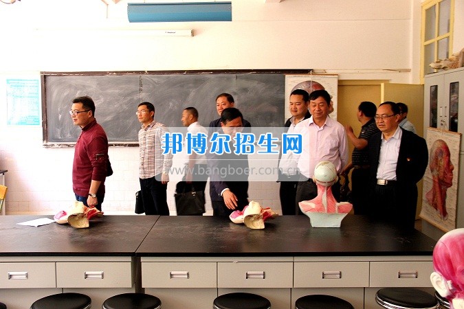 楚雄州2017年高校安全穩(wěn)定工作聯(lián)席會(huì)在楚雄醫(yī)藥高等專科學(xué)校召開