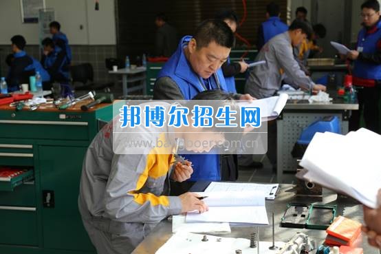 2017年貴州省職業(yè)院校技能大賽比賽在貴州交通職業(yè)技術(shù)學院中專部開賽