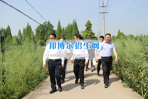2017年成都農(nóng)業(yè)科技職業(yè)學(xué)院召開“校地合作、共建園區(qū)”專題會