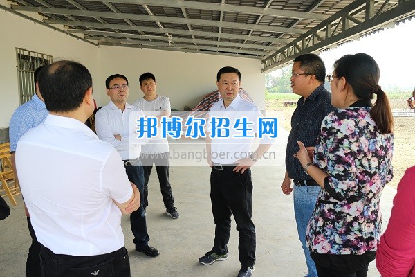 2017年成都農(nóng)業(yè)科技職業(yè)學(xué)院召開“校地合作、共建園區(qū)”專題會