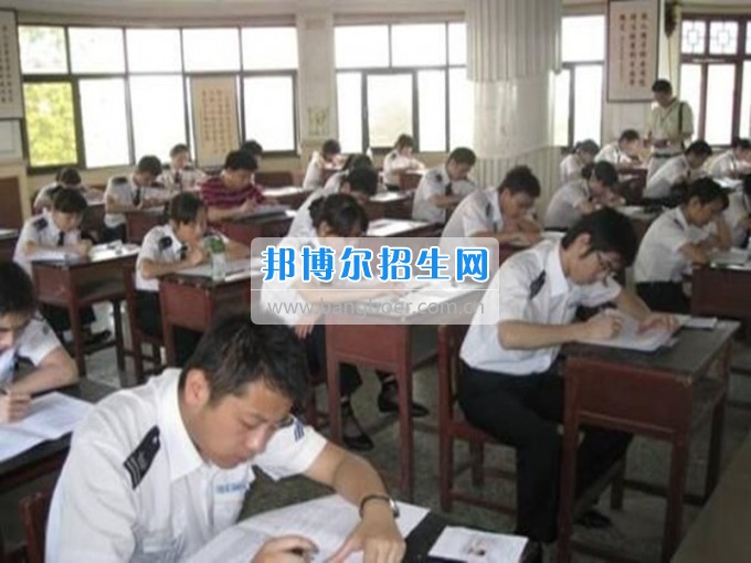 2017年春民航業(yè)特有工種職業(yè)技能鑒定在綿陽航空職業(yè)學(xué)校舉行。
