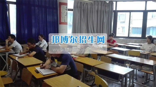 貴州航天職業(yè)技術學院全體黨員同志觀看《央企領導人員違紀違法警示錄(一)》專題警示教育片