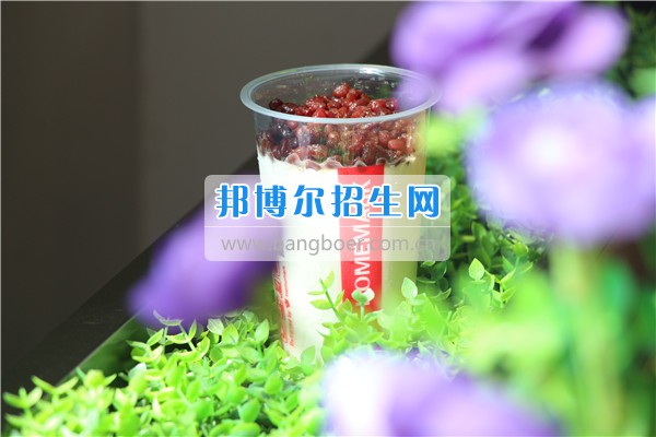 成都希望航空職業(yè)學(xué)校美味冷飲大曝光！據(jù)說，正數(shù)第三的是同學(xué)們最喜愛的冷飲！