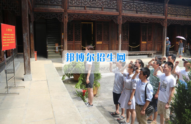 黔南民族醫(yī)學(xué)高等專科學(xué)校開(kāi)展踐行“兩學(xué)一做”做到“知行合一”學(xué)習(xí)