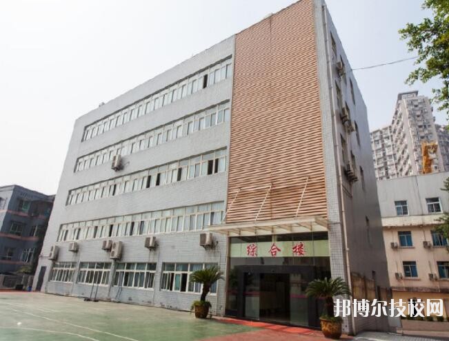 重慶建筑高級技工學校2020年報名條件、招生要求、招生對象