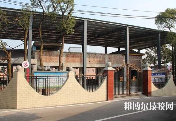 重慶工商學校2020年報名條件、招生要求、招生對象