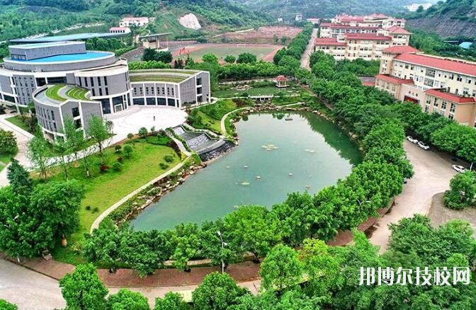 重慶女子職業(yè)高級中學2020年報名條件、招生要求、招生對象