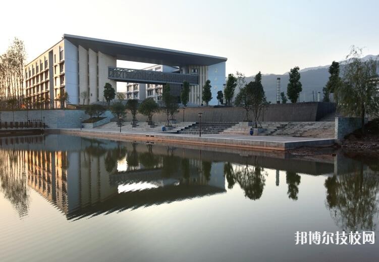 重慶農(nóng)業(yè)機(jī)械化學(xué)校怎么樣、好不好