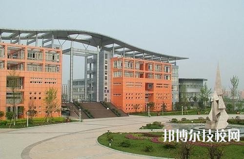 成都市中山職業(yè)技術學校2020年報名條件、招生要求、招生對象