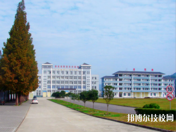 石泉縣職業(yè)教育中心2020年報(bào)名條件、招生要求、招生對象
