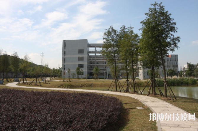 湖州中等衛(wèi)生專業(yè)學(xué)校2020年報名條件、招生要求、招生對象