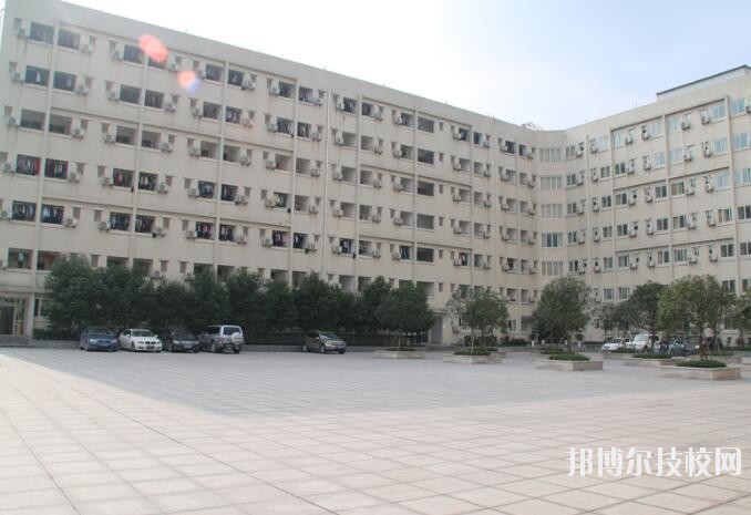 重慶礦業(yè)工程學(xué)校怎么樣、好不好