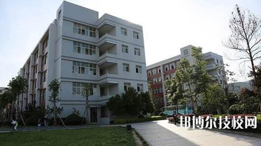 重慶經貿中等專業(yè)學校地址在哪里