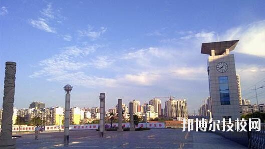 重慶經(jīng)貿(mào)中等專(zhuān)業(yè)學(xué)校網(wǎng)站網(wǎng)址