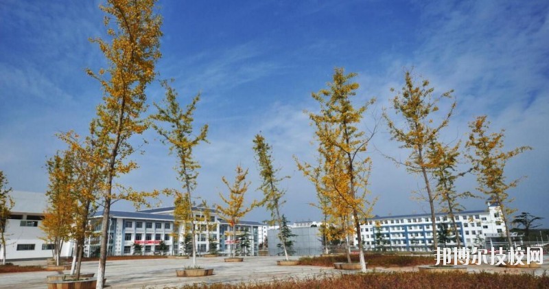 銅仁交通學(xué)校2020年學(xué)費、收費多少