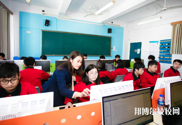 江西機械高級技工學(xué)校2020年學(xué)費、收費多少