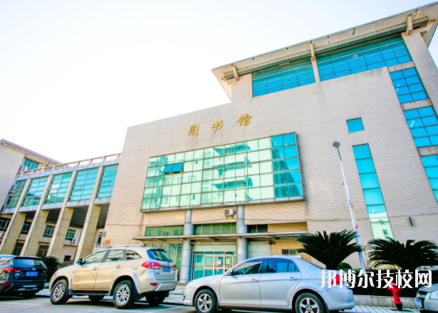江西機(jī)械高級(jí)技工學(xué)校2020年報(bào)名條件、招生要求、招生對(duì)象