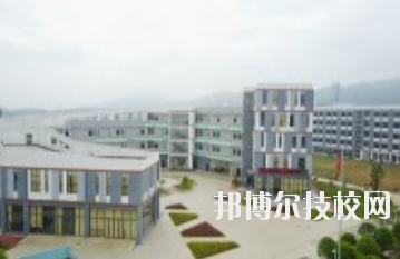 江西輕工業(yè)高級(jí)技工學(xué)校2020年學(xué)費(fèi)、收費(fèi)多少