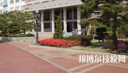 張掖市育才技工學校2020年報名條件、招生要求、招生對象