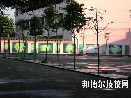 大余職業(yè)技術(shù)教育中心2020年報名條件、招生要求、招生對象