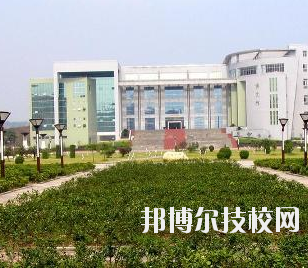重慶江津師范進(jìn)修學(xué)校2020年招生辦聯(lián)系電話(huà)