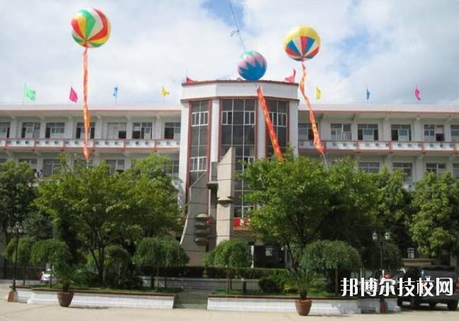 畢節(jié)財貿(mào)學校2020年報名條件、招生要求、招生對象