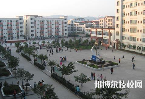 重慶企業(yè)管理學(xué)校2020年報名條件、招生要求、招生對象