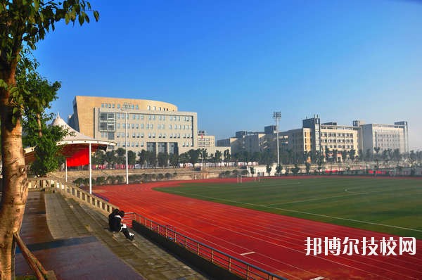 廣州從化高級技工學(xué)校2020年報名條件、招生要求、招生對象