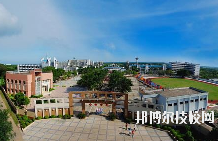 重慶青山工業(yè)技工學(xué)校2020年報(bào)名條件、招生要求、招生對(duì)象
