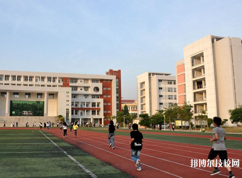 重慶青山工業(yè)技工學校怎么樣、好不好